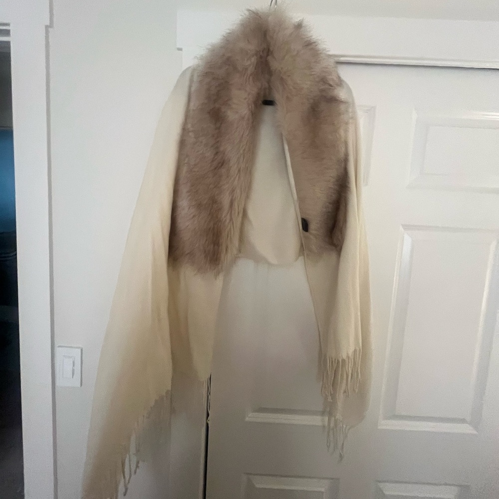 Faux fur cream scarf/wrap